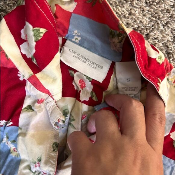 Button Down - Picture 4 of 4